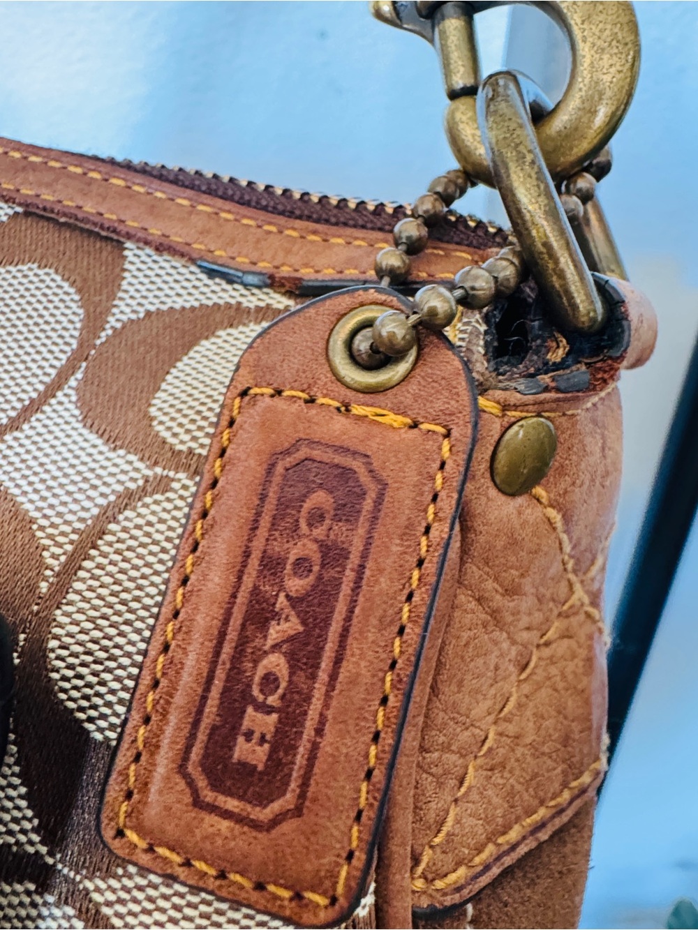 👜 Coach Special Edition Fall 2004 Signature Jacquard Suede Leather Shoulder Bag - Picture 7 of 15